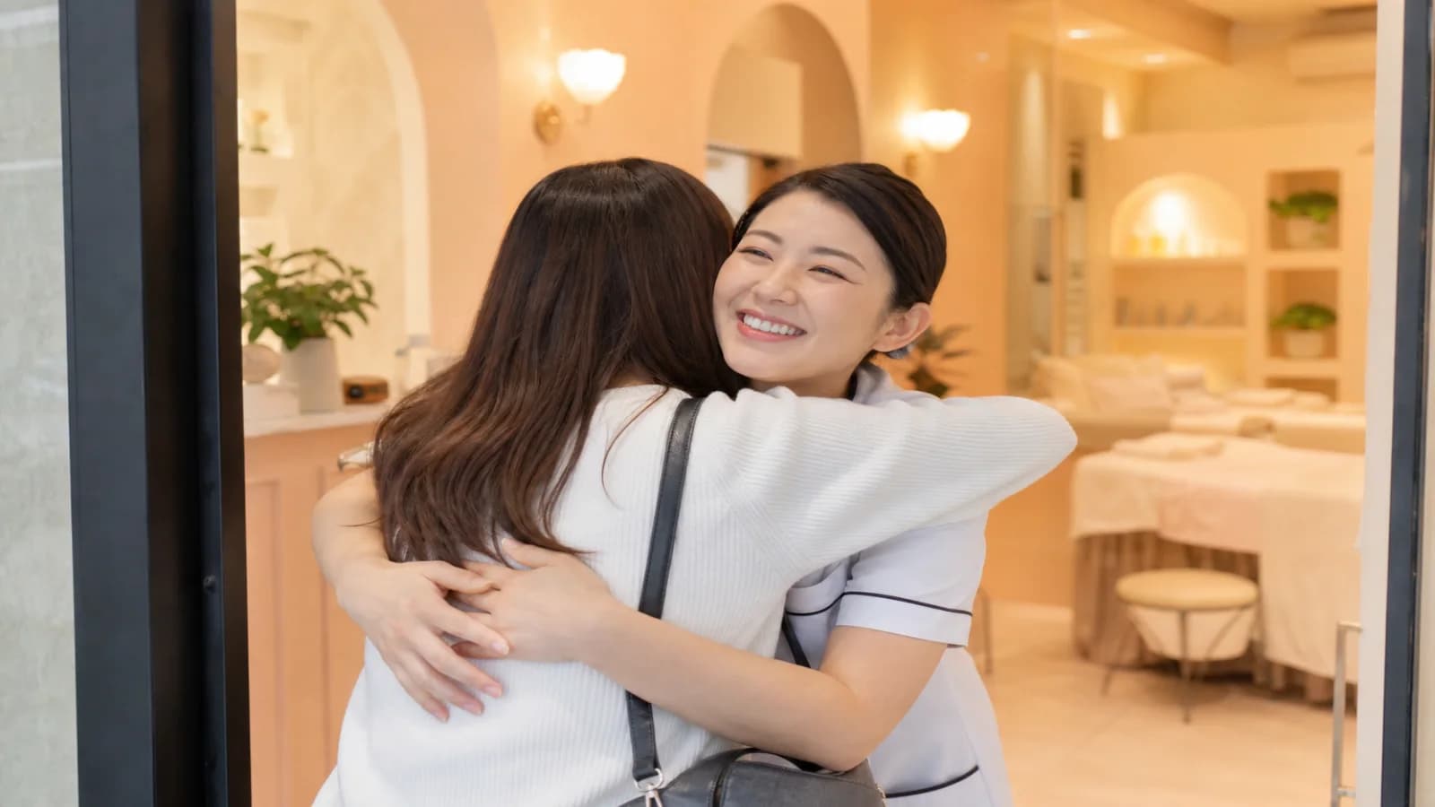 Ilustrasi artikel: Strategi Retensi Pelanggan Beauty Studio: Dari Kunjungan Pertama sampai Menjadi Member Loyal